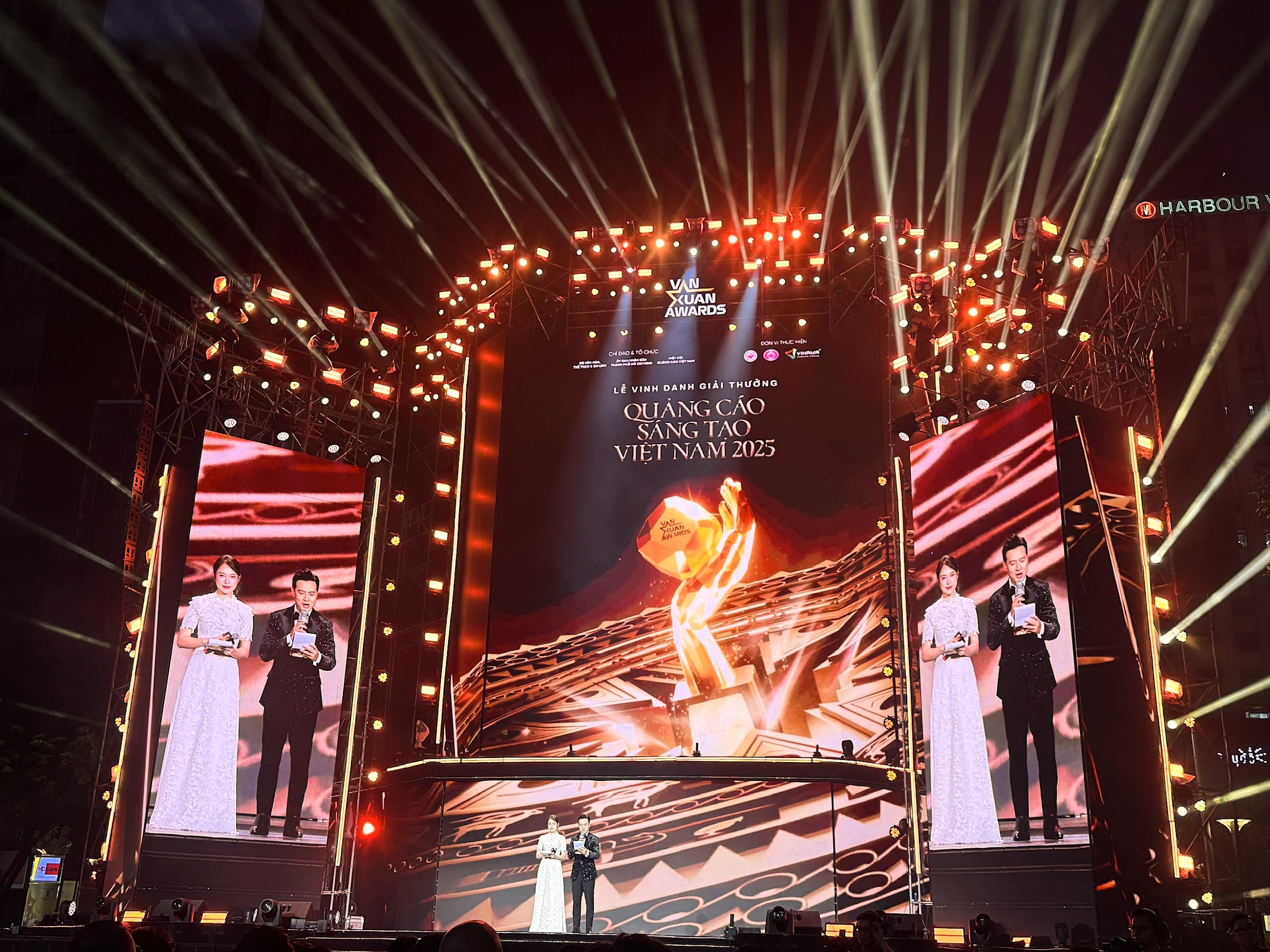 MB nhận cú đúp giải thưởng từ Bộ VHTTDL vinh danh “Ngân hàng sáng tạo của năm 2025”