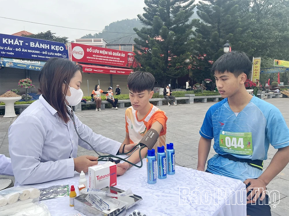 Những bước chân trên đỉnh Tây Thiên