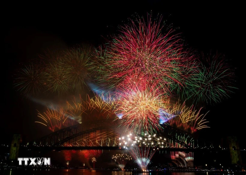 Người dân khắp thế giới đón năm mới 2026 với ước vọng hòa bình