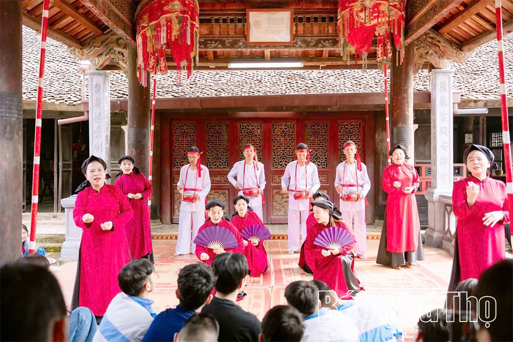 Giữ hồn làng cổ