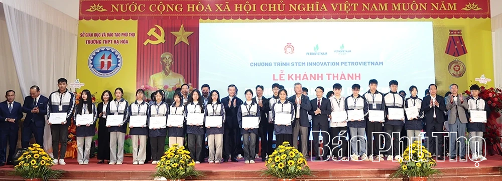 Khánh thành phòng thực hành giáo dục STEM chuẩn quốc tế tại Trường THPT Hạ Hòa