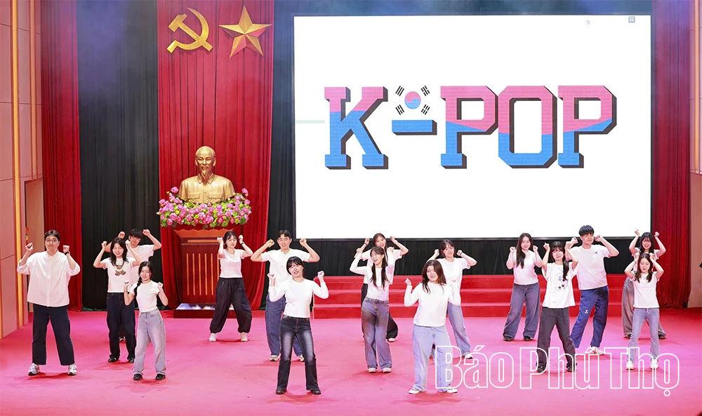 Giao lưu văn hoá giữa sinh viên Đại học Hùng Vương và đoàn sinh viên thuộc Hiệp hội Châu Á Thái Bình Dương