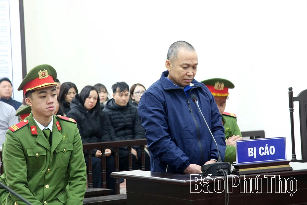 Lĩnh 10 năm tù vì dùng búa đánh em họ