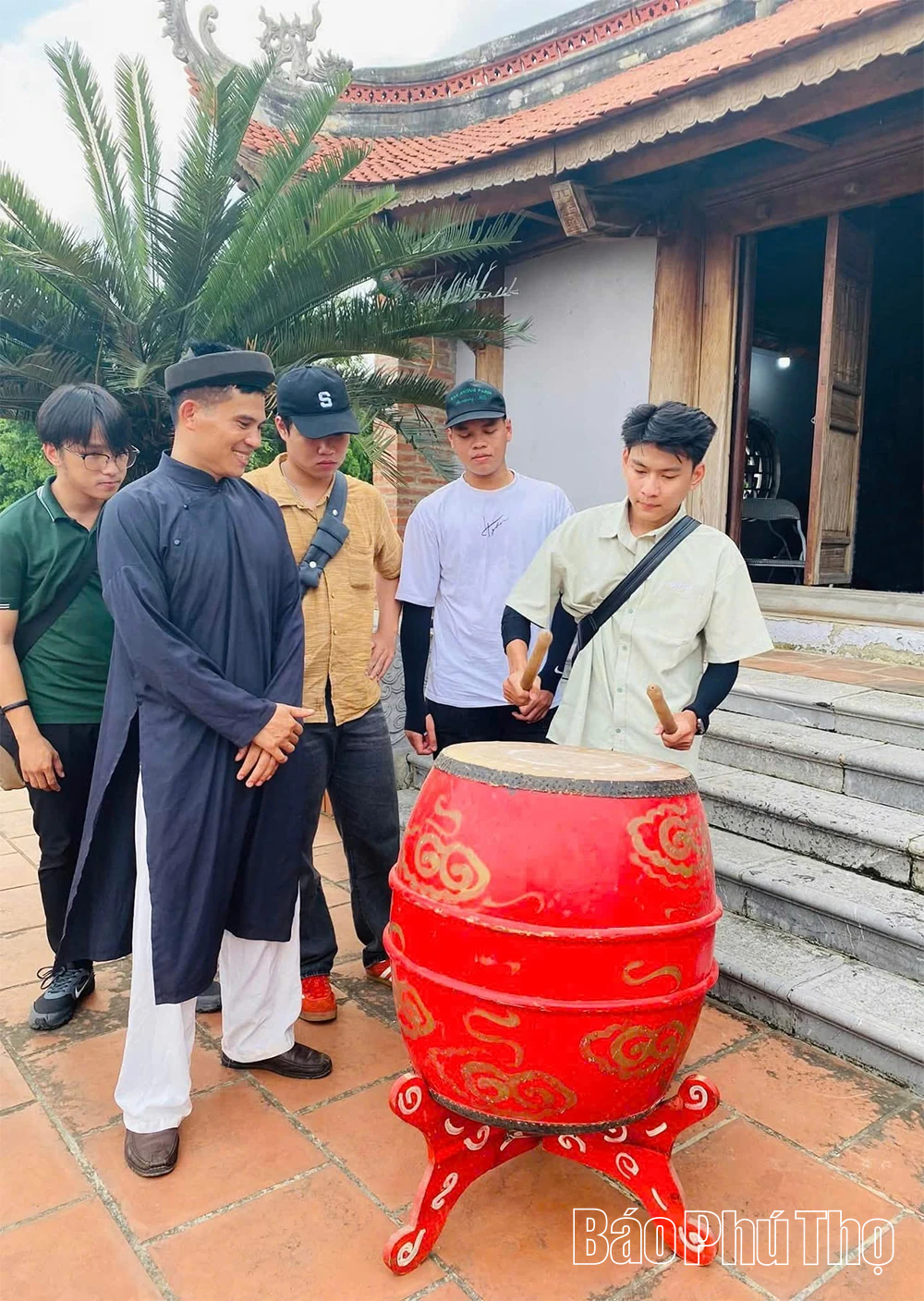 Ông trùm phường Xoan Kim Đái