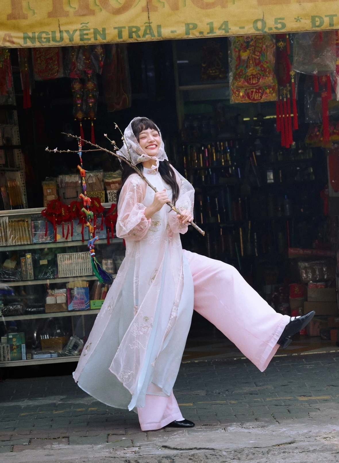 9 kiểu áo dài hot dịp Tết 2026