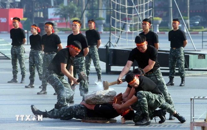 Thường trực Ban Bí thư dự Lễ xuất quân bảo vệ Đại hội lần thứ XIV của Đảng