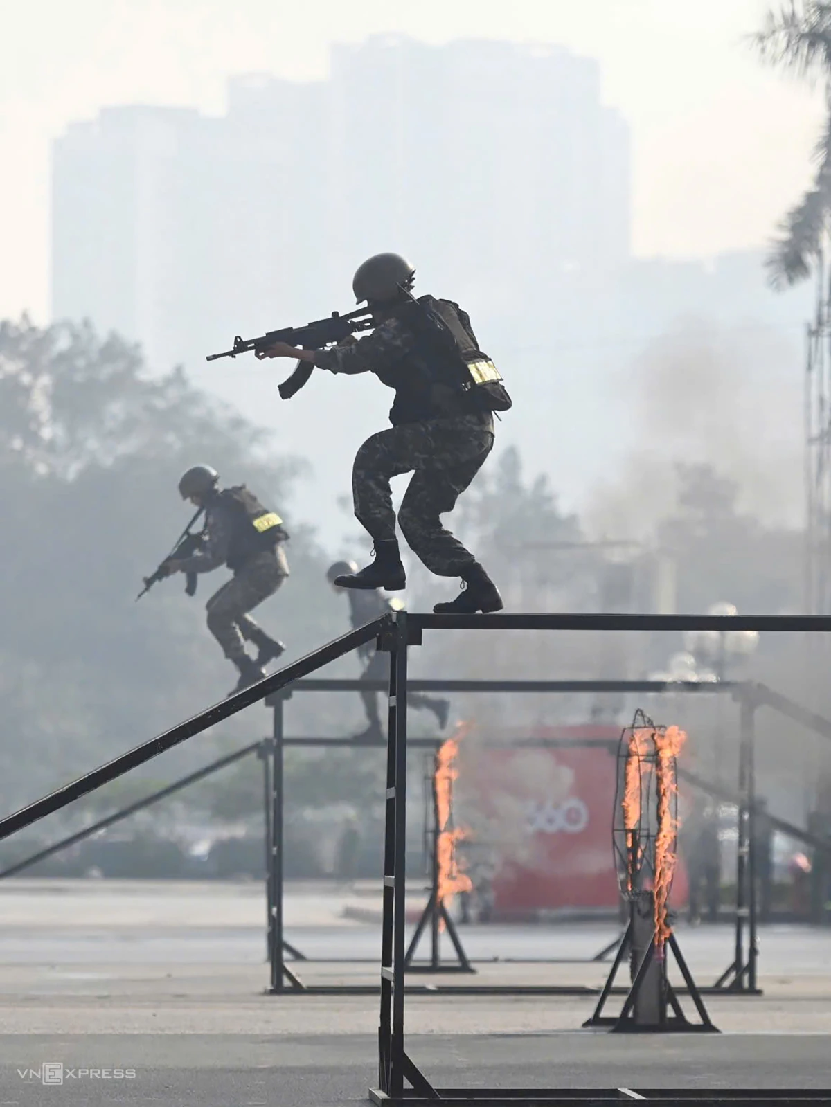 1.000 công an phô diễn sức mạnh trong lễ xuất quân bảo vệ Đại hội Đảng