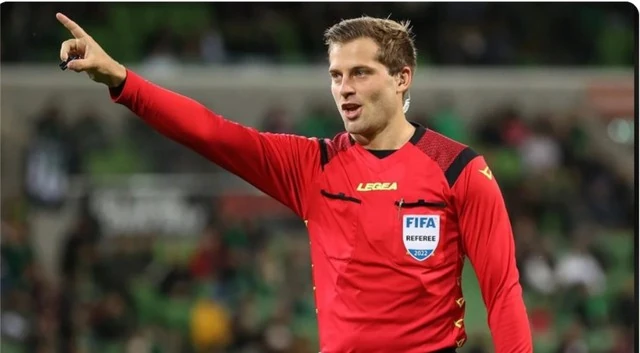 Lộ danh tính ông vua bắt trận U.23 Việt Nam quyết đấu Ả Rập Xê Út, nữ trọng tài VAR người Úc