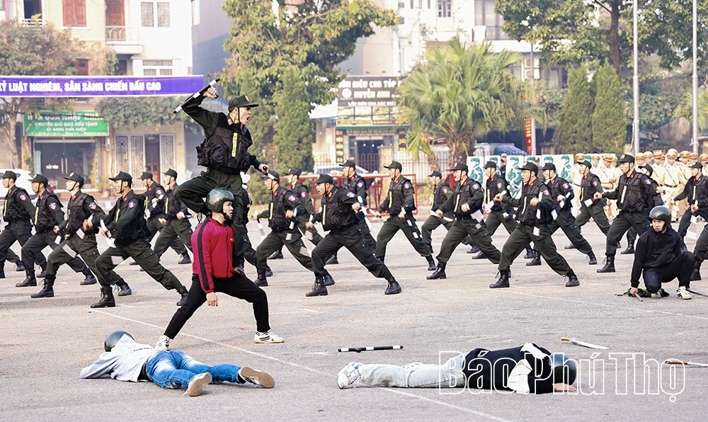 Diễn tập phương án đảm bảo an ninh trật tự Đại hội XIV của Đảng