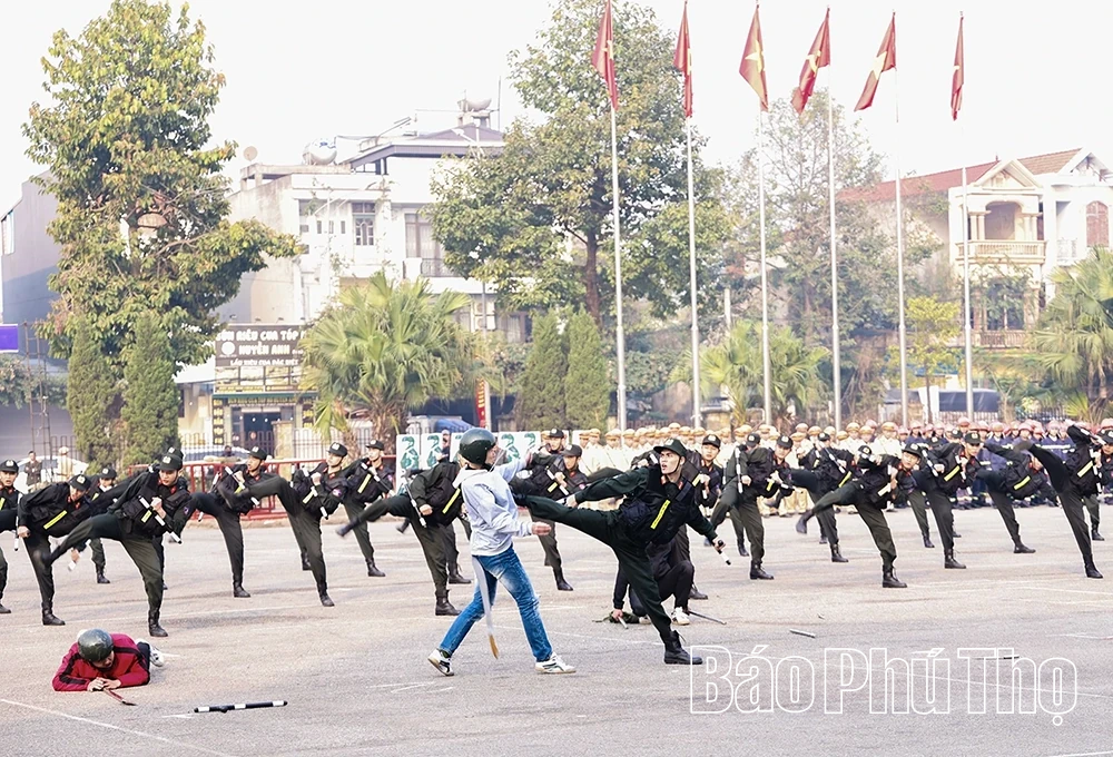 Diễn tập phương án đảm bảo an ninh trật tự Đại hội XIV của Đảng