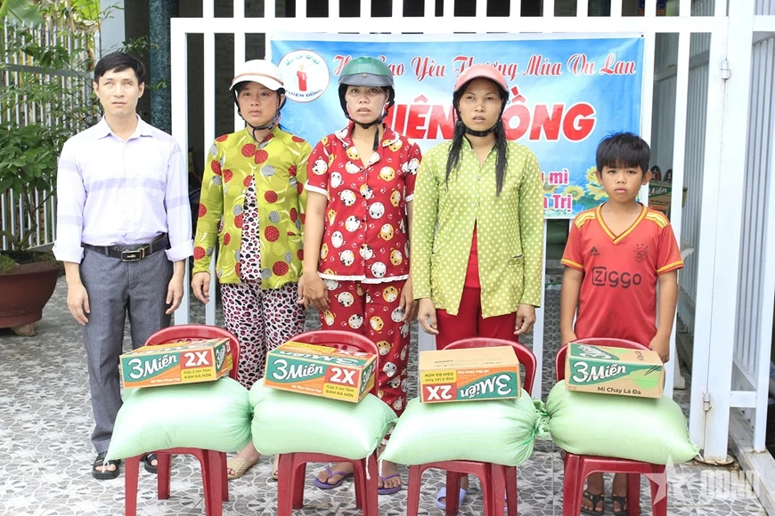 Chàng thủ lĩnh khuyết tật vượt qua “bóng tối”, thắp sáng tương lai