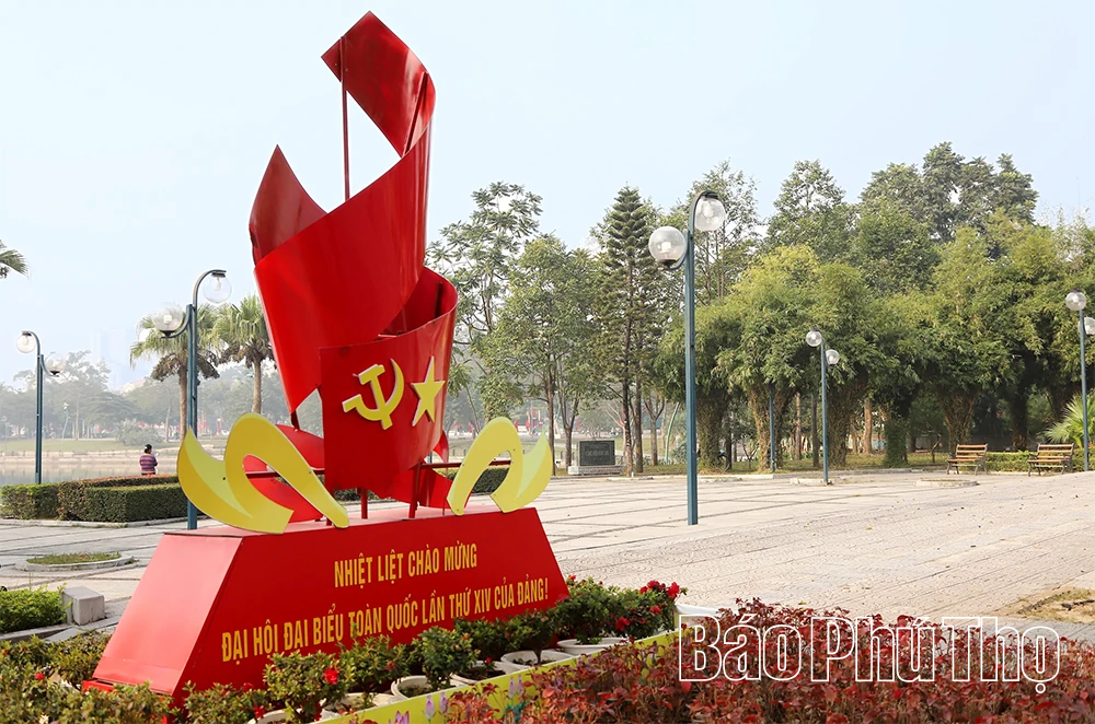 Rực rỡ cờ hoa chào mừng Đại hội đại biểu toàn quốc lần thứ XIV của Đảng