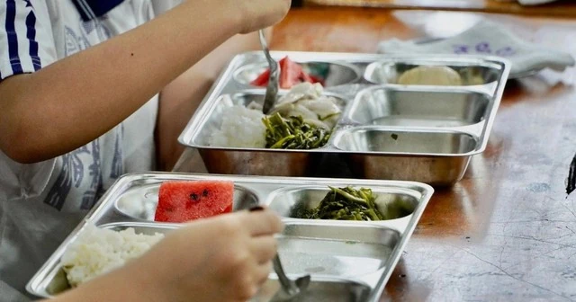 Bí quyết xây dựng thực đơn giúp trẻ thoát cảnh ăn nhiều nhưng vẫn còi