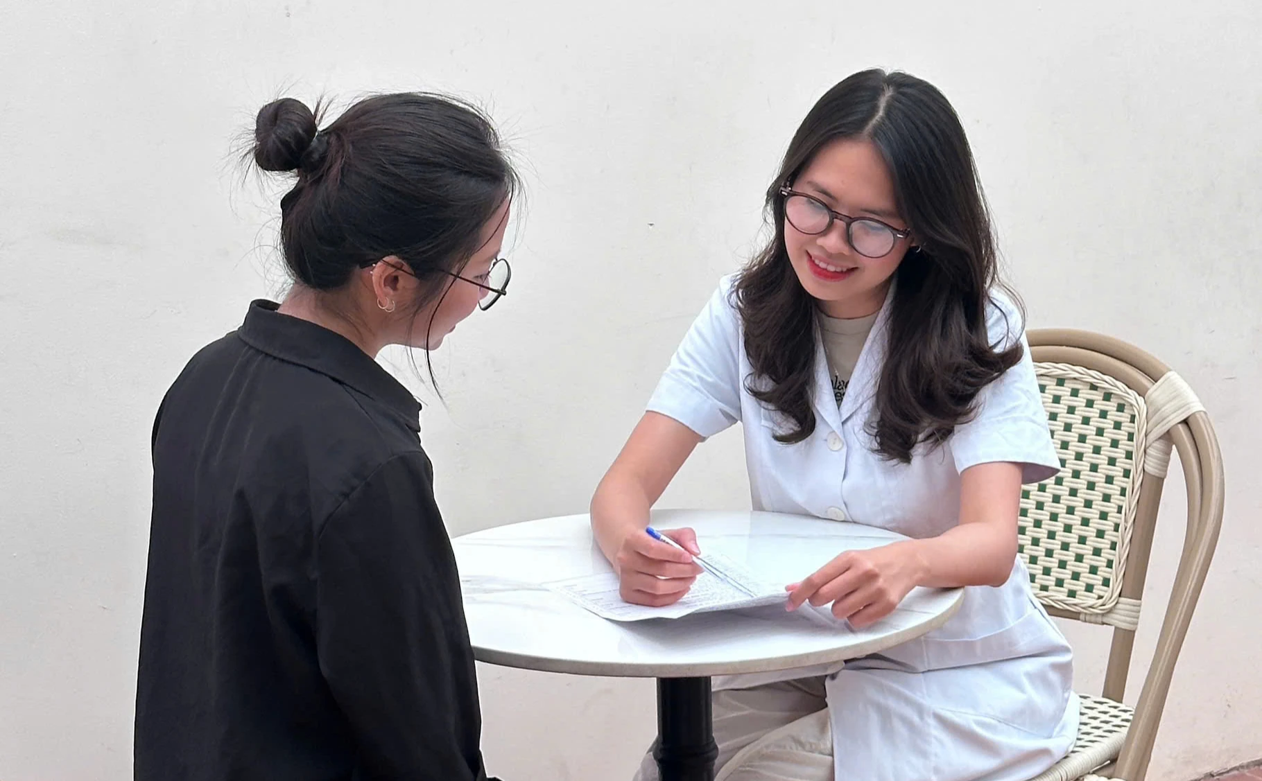 Thức ăn dặm tiện lợi, cứu tinh hay cạm bẫy?