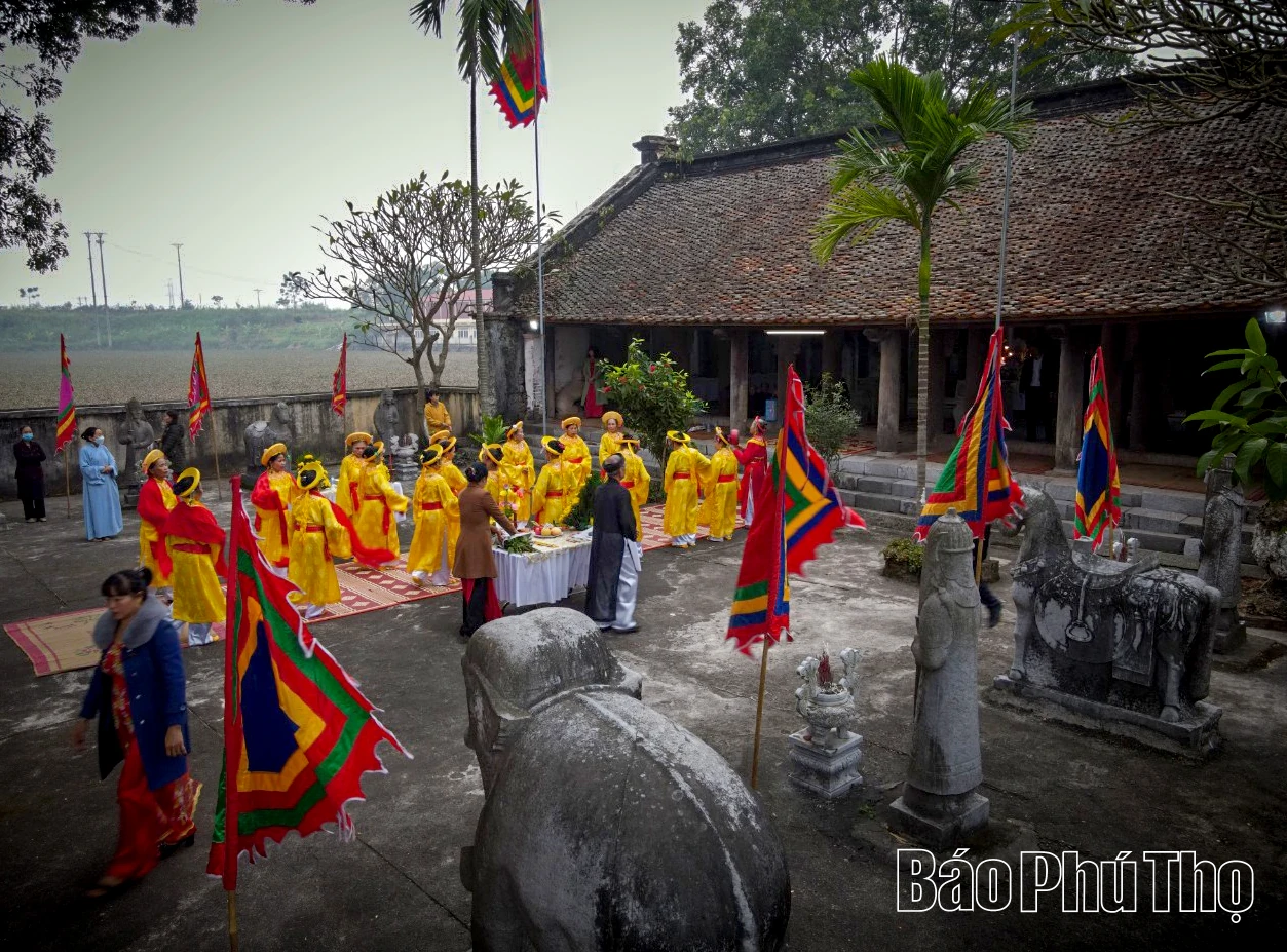 Độc đáo kiến trúc đền Phú Đa