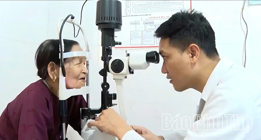 Những “bông sen trắng” mang quân hàm xanh tại Bệnh viện Quân y 109