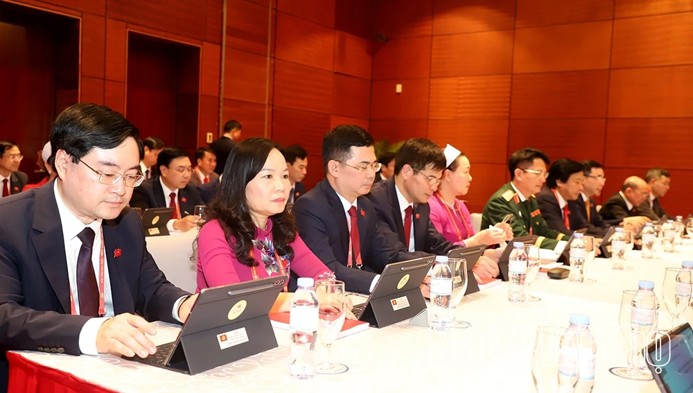 Đoàn đại biểu tỉnh Phú Thọ đóng góp nhiều ý kiến vào các dự thảo văn kiện trình Đại hội XIV của Đảng