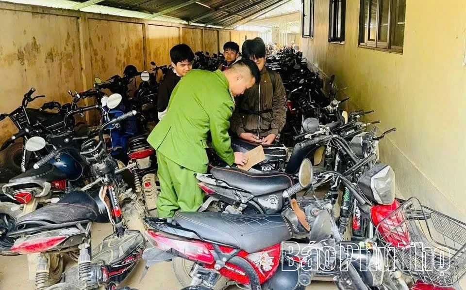 Chấp hành nghiêm pháp luật về trật tự an toàn giao thông trong trường học