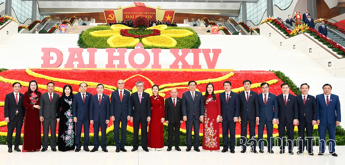 Phát huy sức mạnh đoàn kết, truyền thống văn hóa vùng Đất Tổ; tiên phong trong đổi mới, sáng tạo, chuyển đổi số; tạo đột phá để Phú Thọ phát triển nhanh, bền vững, cùng cả nước tự cường, tự tin, tiến mạnh trong kỷ nguyên vươn mình của dân tộc