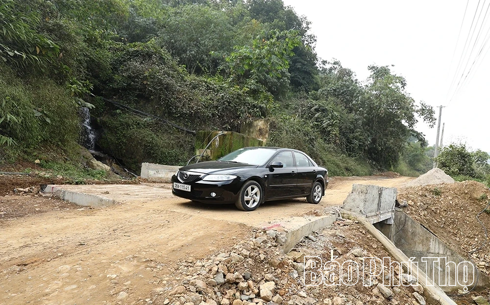 Đẩy nhanh tiến độ thi công đường Hòa Bình - Toàn Sơn