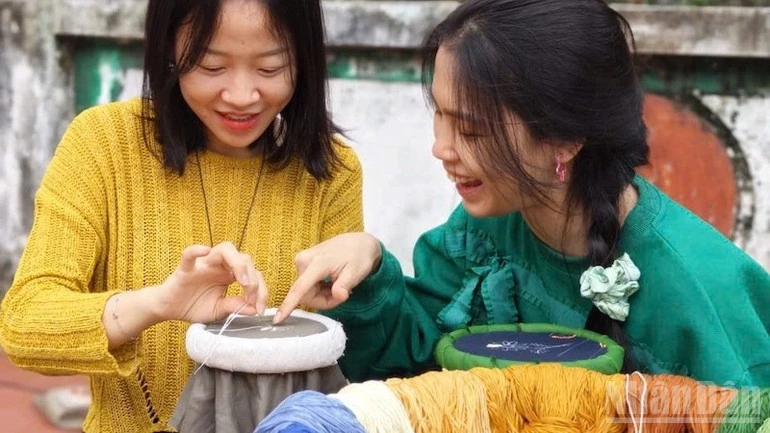 Hà Nội: Về làng, trải nghiệm văn hóa Việt