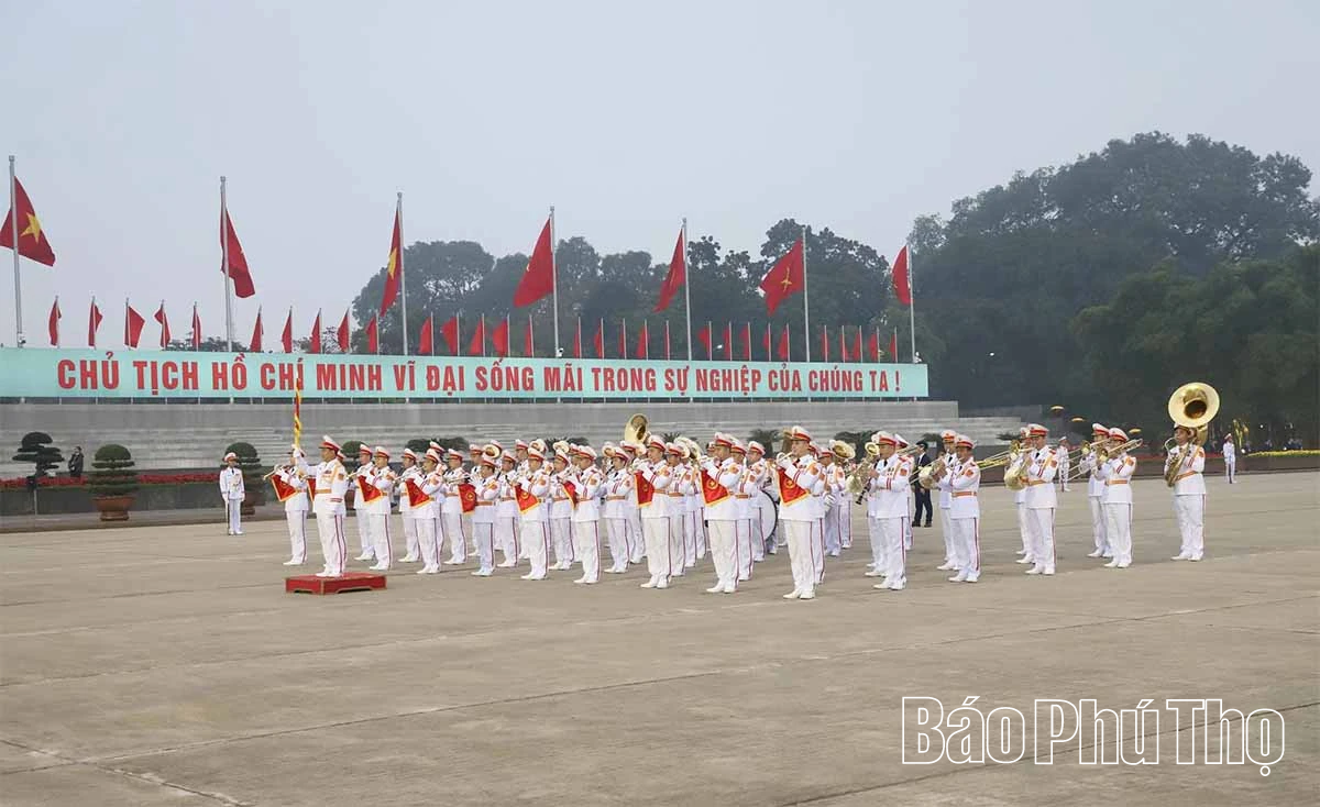 Đại biểu dự Đại hội XIV của Đảng vào Lăng viếng Chủ tịch Hồ Chí Minh