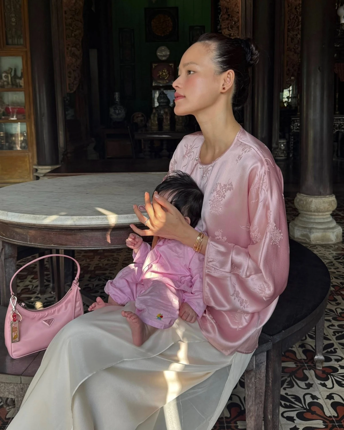 Áo bà ba thành mốt hot dịp Tết 2026