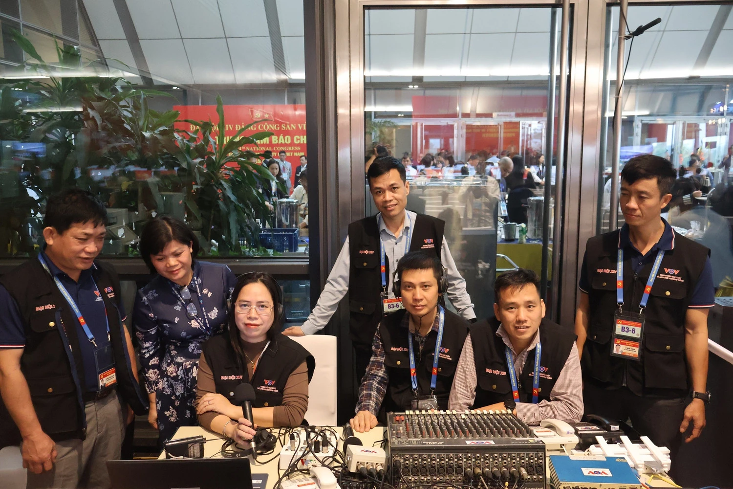 Các nhà báo bày tỏ vinh dự, tự hào và trách nhiệm khi tác nghiệp tại Đại hội XIV của Đảng