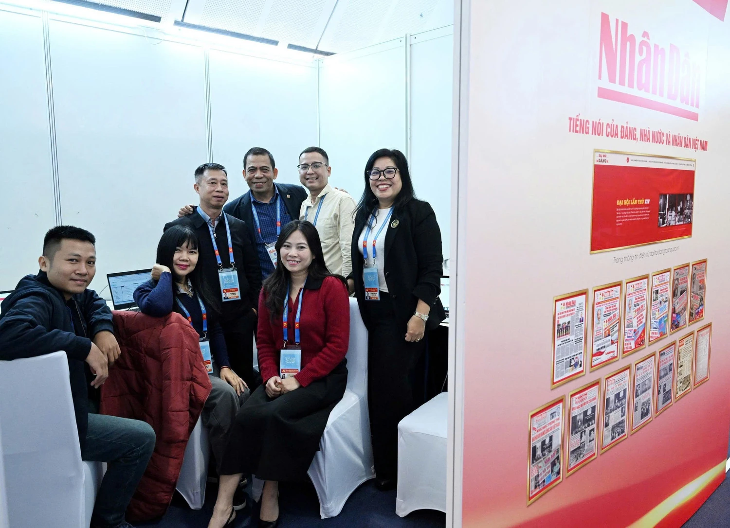 Các nhà báo bày tỏ vinh dự, tự hào và trách nhiệm khi tác nghiệp tại Đại hội XIV của Đảng