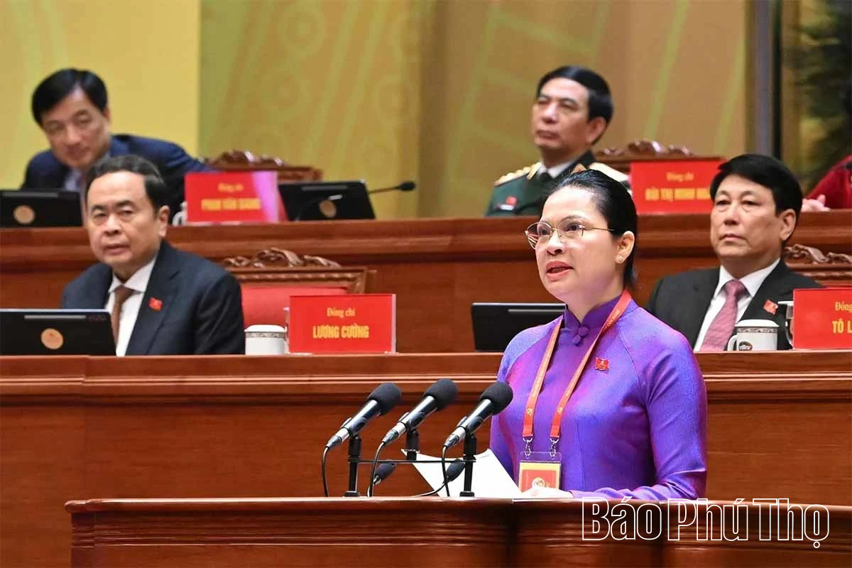 Thảo luận ở hội trường về các Văn kiện Đại hội