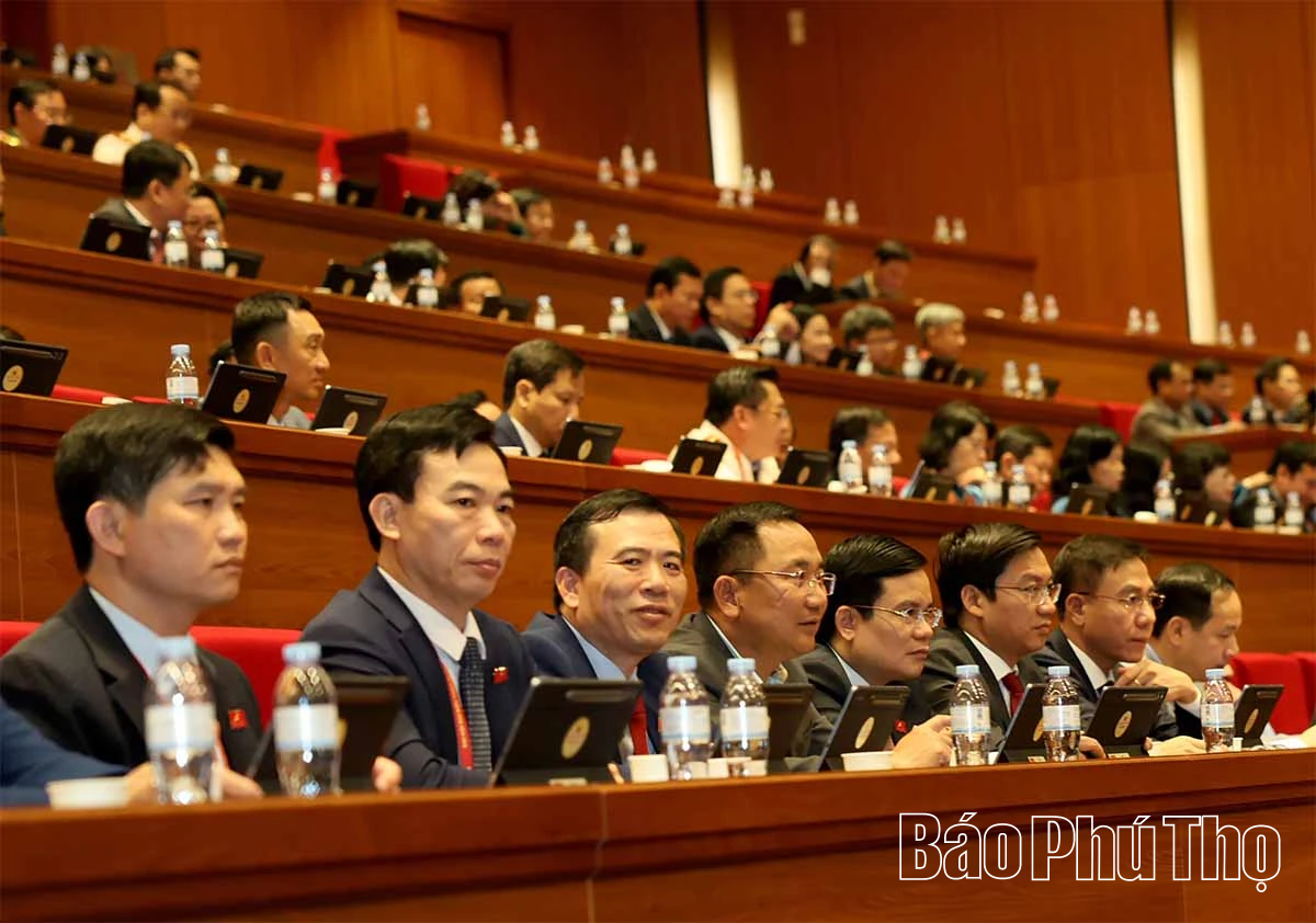 Thảo luận ở hội trường về các Văn kiện Đại hội