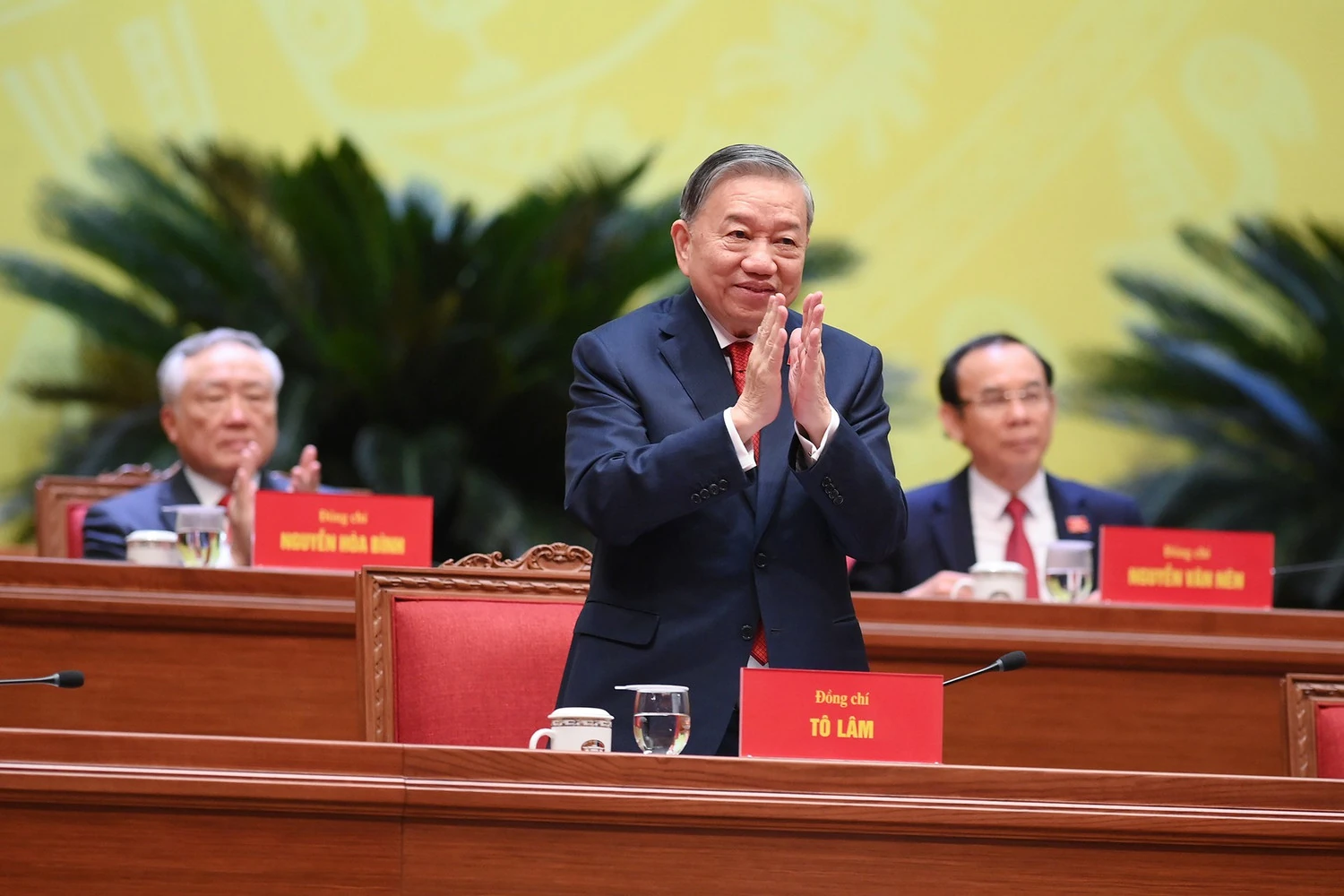 Bộ Chính trị, Ban Bí thư, Ban Chấp hành Trung ương khóa XIV ra mắt Đại hội