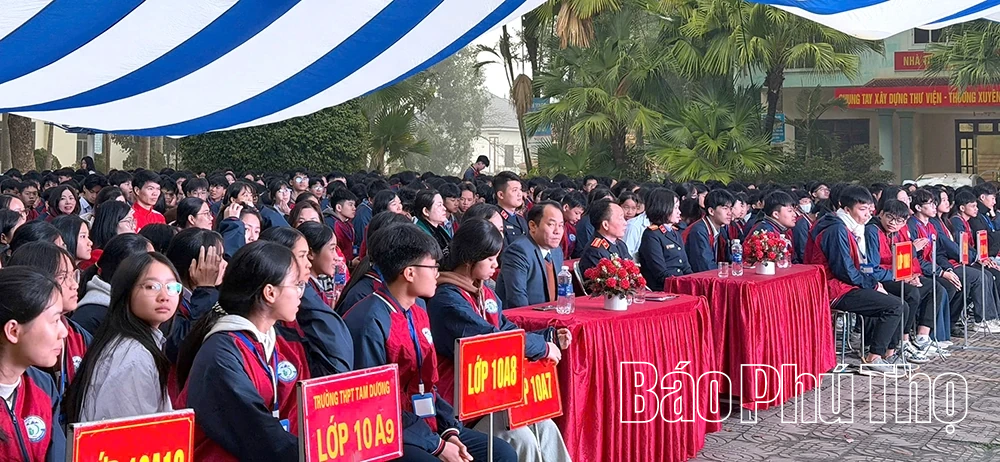 Viện Kiểm sát nhân dân khu vực 9 tuyên truyền, phổ biến pháp luật cho học sinh