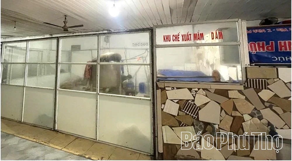 Khởi tố giám đốc công ty sản xuất gần 2.400 sản phẩm tương ớt, nước chấm giả