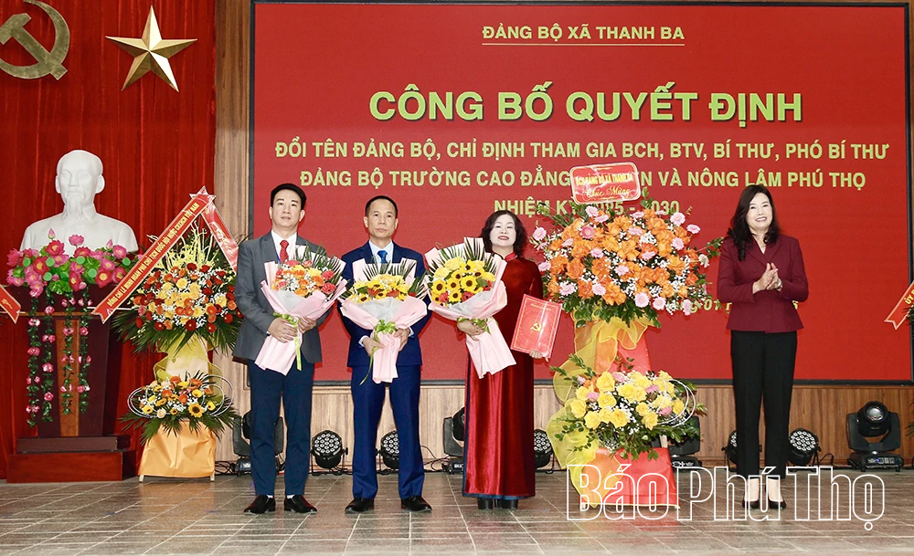 Lễ Công bố quyết định về tổ chức cán bộ Trường Cao đẳng Cơ điện và Nông Lâm Phú Thọ