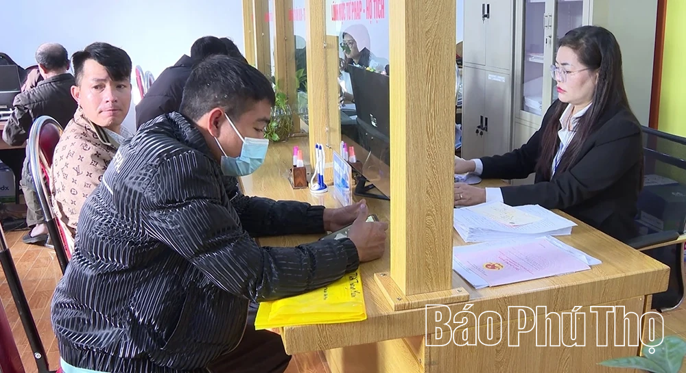 Xây dựng nền hành chính minh bạch, hiện đại