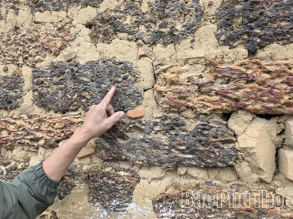 Làng đá ong trăm tuổi giữa miền đất cổ