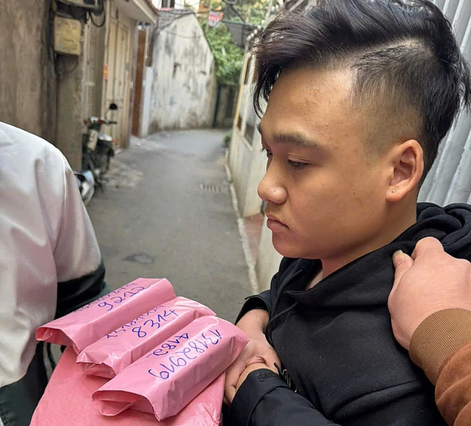 Đường dây bán thuốc lá điện tử tẩm ma tuý cho sinh viên, đánh lừa không nghiện