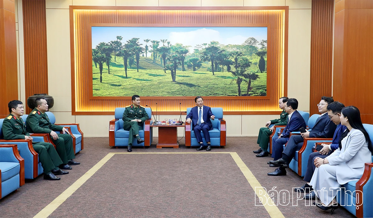 Đoàn cán bộ Học viện Kỹ thuật Quân sự thăm, chúc Tết tỉnh Phú Thọ