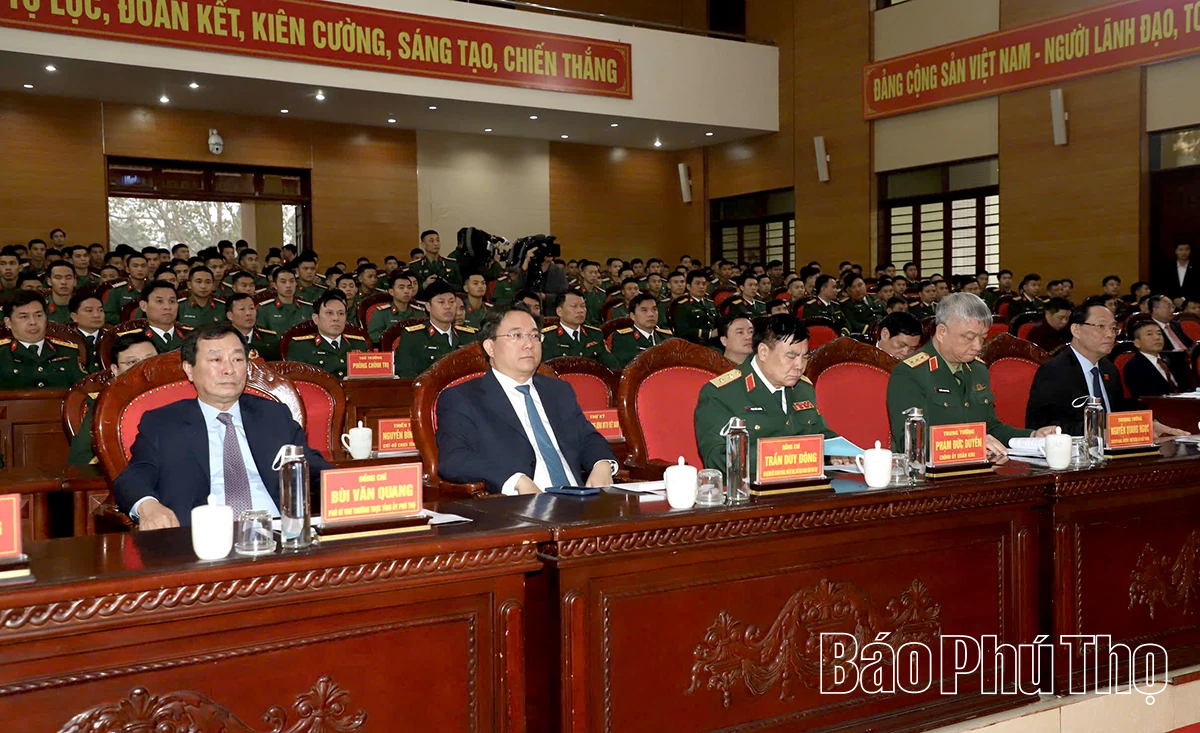 Chủ tịch nước Lương Cường thăm, chúc Tết cán bộ, chiến sĩ Sư đoàn 316