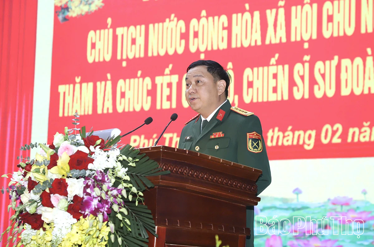 Chủ tịch nước Lương Cường thăm, chúc Tết cán bộ, chiến sĩ Sư đoàn 316