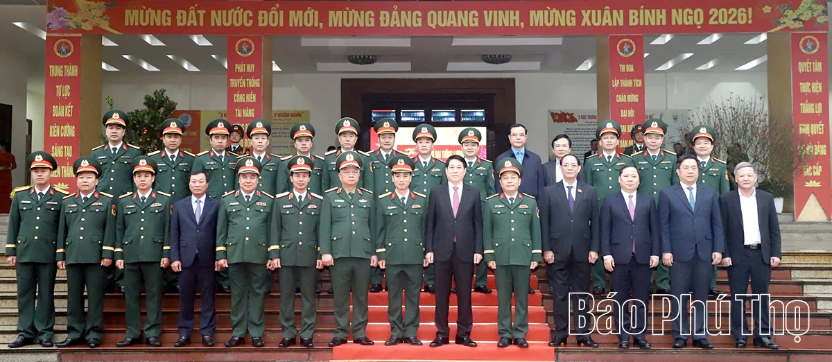 Chủ tịch nước Lương Cường thăm, chúc Tết cán bộ, chiến sĩ Sư đoàn 316