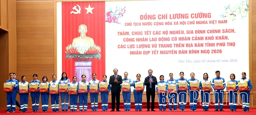 Chủ tịch nước Lương Cường thăm, tặng quà và chúc Tết tại Phú Thọ