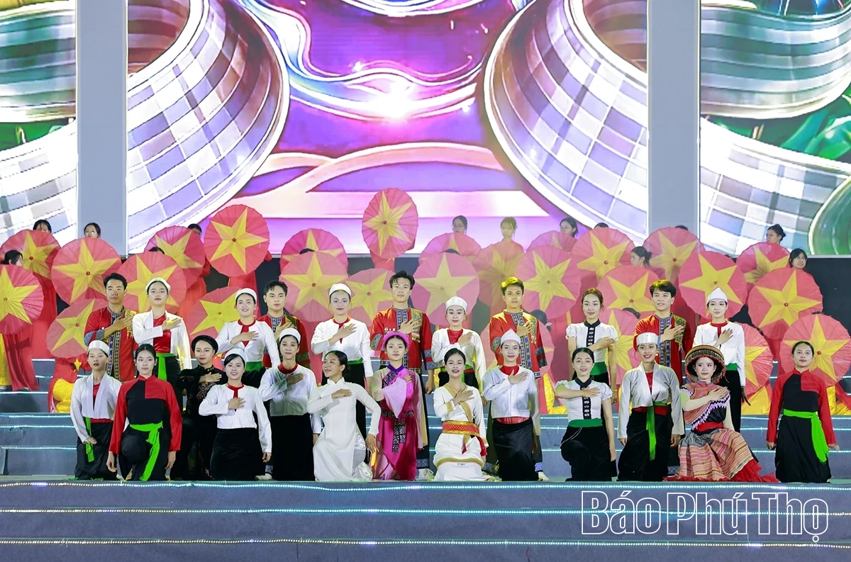 Chương trình nghệ thuật Đất Tổ linh thiêng - Khát vọng hùng cường”