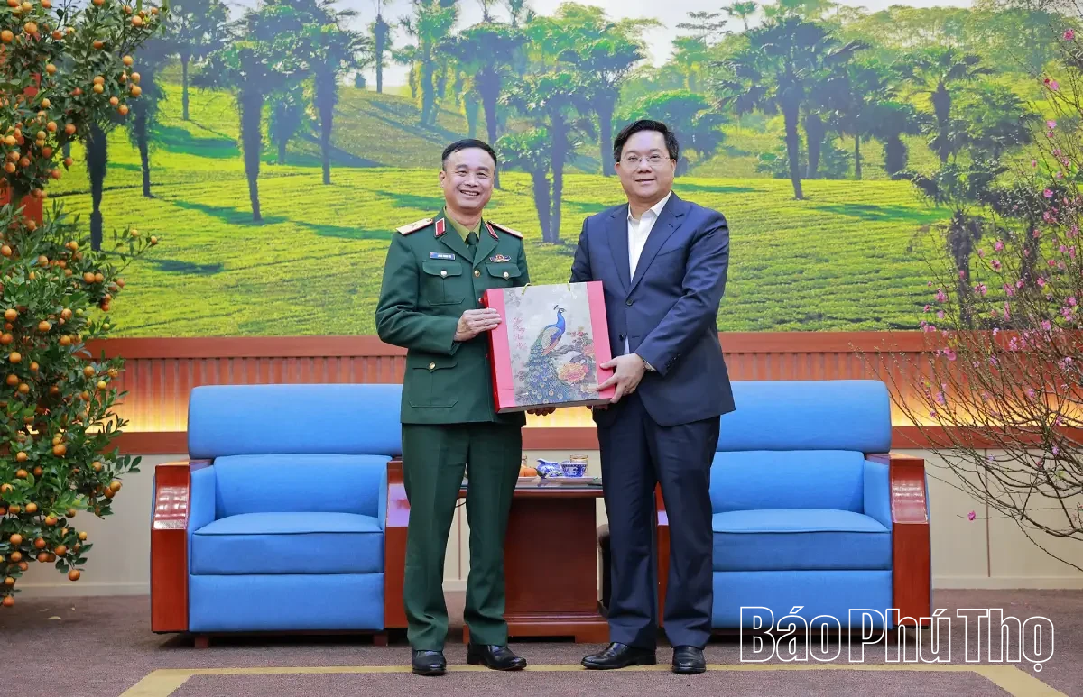 Trường Sĩ quan Chính trị thăm, chúc Tết tỉnh Phú Thọ