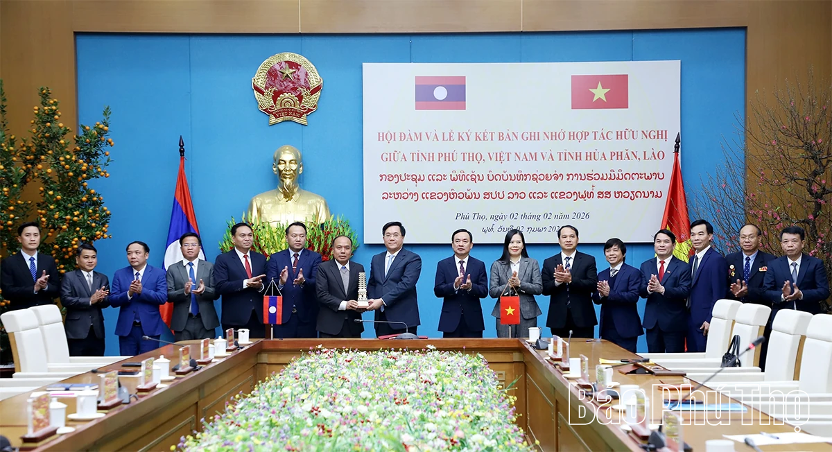 Ký kết Bản ghi nhớ hợp tác hữu nghị giữa hai tỉnh Phú Thọ và tỉnh Hủa Phăn