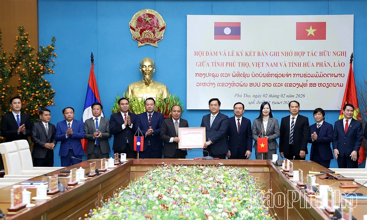 Ký kết Bản ghi nhớ hợp tác hữu nghị giữa hai tỉnh Phú Thọ và tỉnh Hủa Phăn