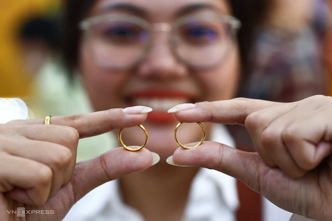 Mỗi lượng vàng quay đầu tăng trên 7 triệu đồng