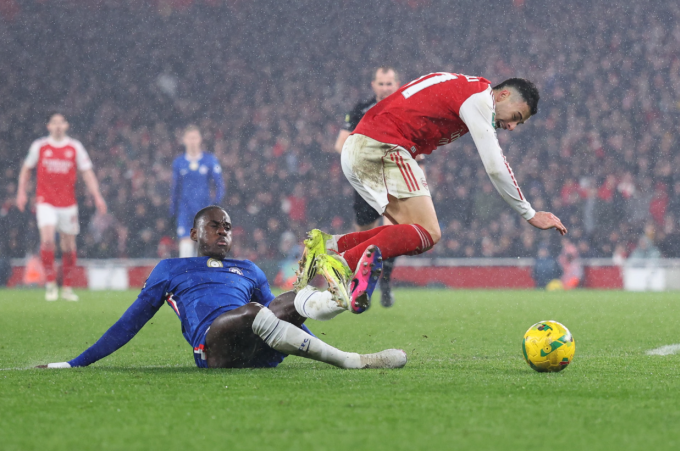 Arsenal vào chung kết Cup Liên đoàn