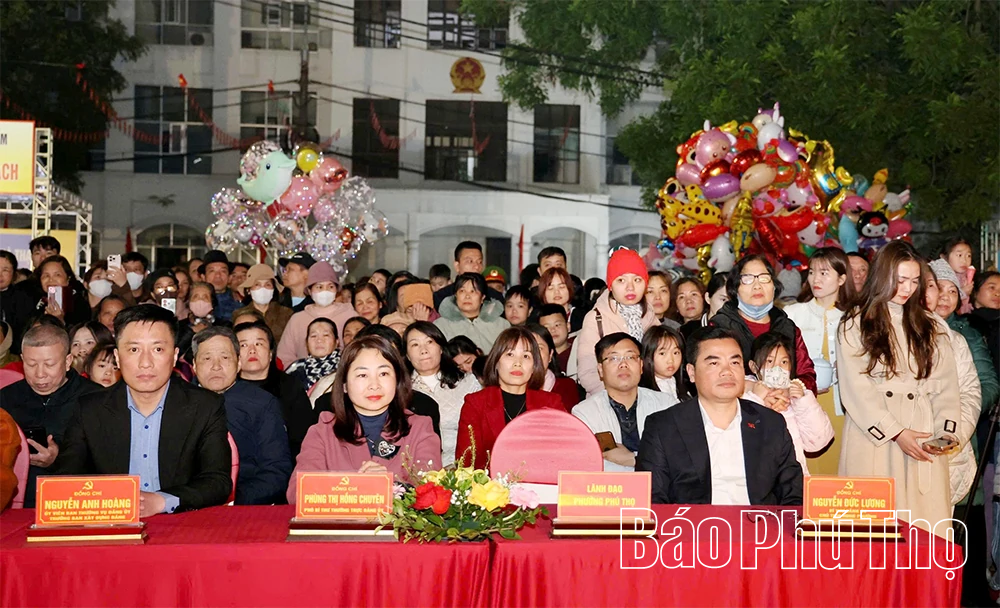 Giao lưu văn nghệ “Đảng đã cho ta mùa Xuân”